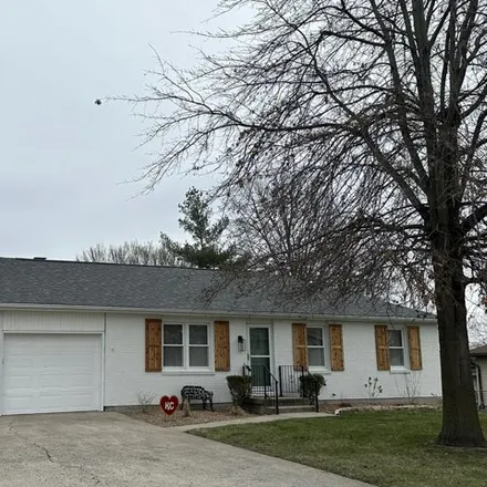 Buy this 4 bed house on 1170 South Whippoorwill Drive in Marshall, MO 65340