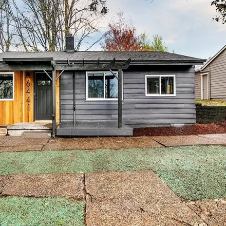 Buy this 3 bed house on 6441 Southwest Wilbard Street in Portland, OR 97219