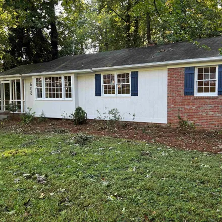 Rent this 3 bed house on 608 Dennis Avenue in Raleigh, NC 27604