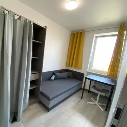 Rent this 5 bed room on Skrajna 3 in 03-209 Warsaw, Poland