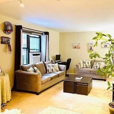 Image 2 - 32-22 92nd Street, New York, NY 11369, USA - Apartment for sale