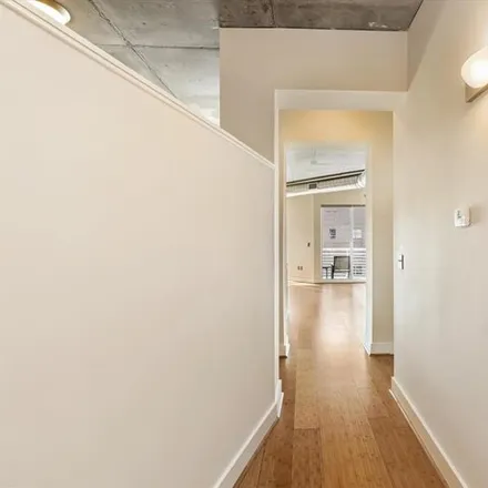 Image 3 - Courtside Condominiums, 505 East 6th Street, Charlotte, NC 28202, USA - Condo for sale