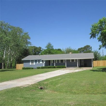 Rent this 3 bed house on 701 North McKinley Avenue in Calera, Bryan County