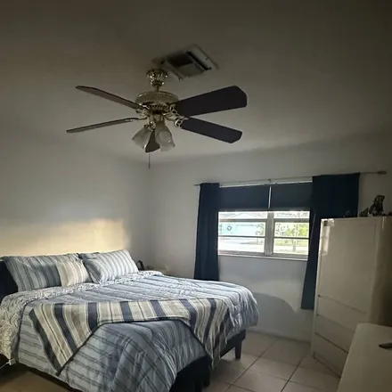 Rent this 2 bed house on Sebring in FL, 33870