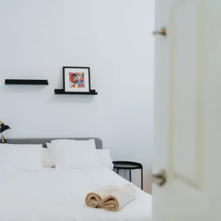 Rent this 7 bed room on Calle de Mesonero Romanos in 10, 28013 Madrid
