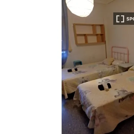 Rent this 3 bed room on Calle Sagrada Familia in 23007 Jaén, Spain