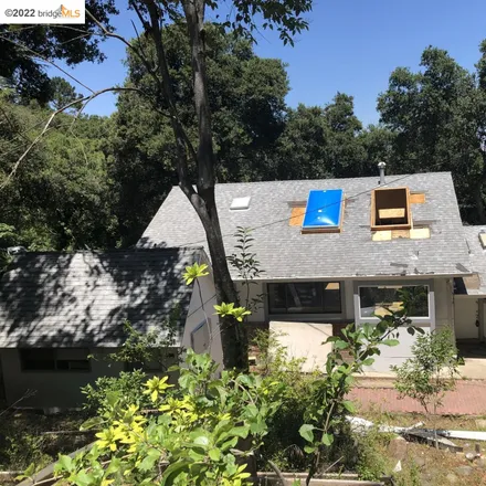 Buy this 3 bed house on 2 Camino del Monte in Orinda, CA 94563