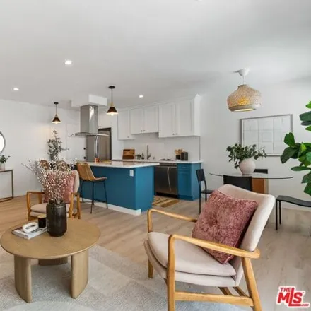 Image 3 - 960 Larrabee Street, West Hollywood, CA 90069, USA - Condo for sale