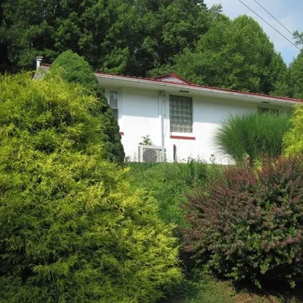 Buy this 3 bed house on 124 Julius Dr in Oil City, Pennsylvania