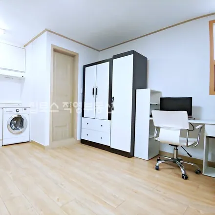 Rent this studio apartment on 서울특별시 강북구 미아동 323-2