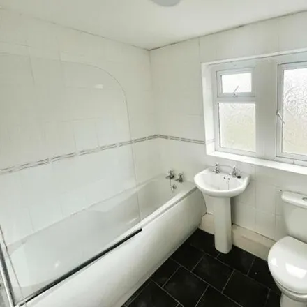 Image 4 - 30 Johnson Avenue, Knowsley, L35 5HD, United Kingdom - House for rent
