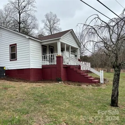 Buy this 3 bed house on 1353 Overlook Drive Southwest in Lenoir, NC 28645