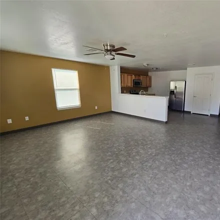 Image 3 - 728 West 6th Street, Taylor, TX 76574, USA - Apartment for rent