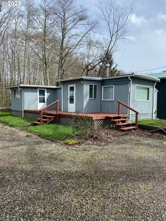 Buy this studio apartment on 862 State Route 101 in Chinook, Washington
