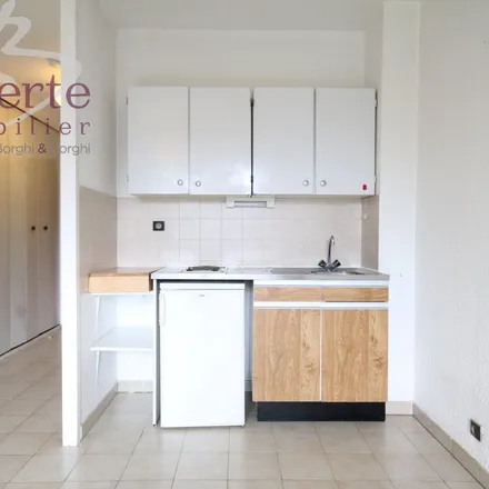 Image 5 - 3 Rue Lachmann, 38000 Grenoble, France - Apartment for rent