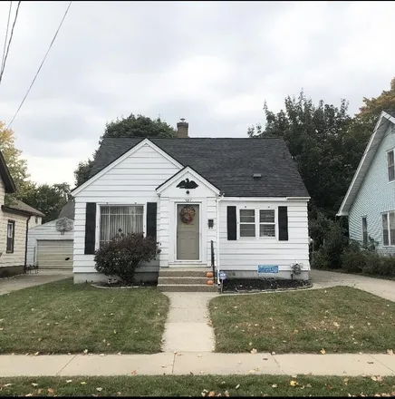 Buy this 3 bed house on 1667 Cleveland Avenue Southwest in Wyoming, MI 49509