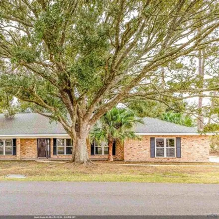 Buy this 4 bed house on 602 Fairway Drive in Lafourche Parish, LA 70301