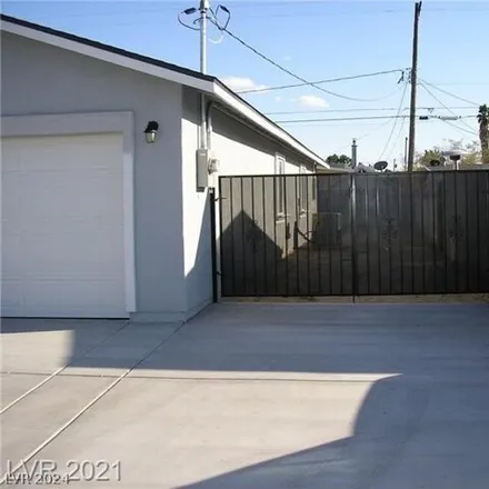 Image 3 - 4793 E Harmon Ave, Las Vegas, Nevada, 89121 - House for rent