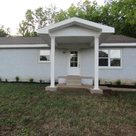 Image 2 - 1303 East Richton Street, Tuscumbia, Colbert County, AL 35674, USA - House for sale