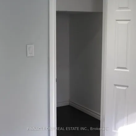 Image 5 - 28 Pughe Street, Ajax, ON L1T 0B4, Canada - Apartment for rent