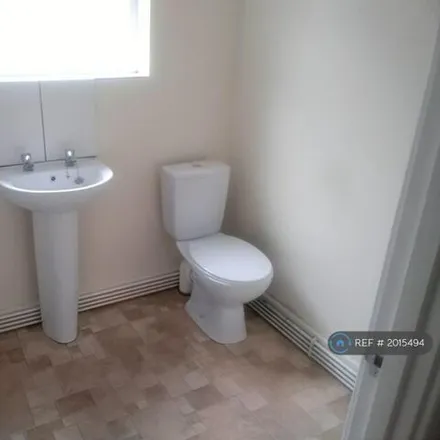 Image 5 - Halfway House, Spring Bank West, Hull, HU3 6PY, United Kingdom - Townhouse for rent