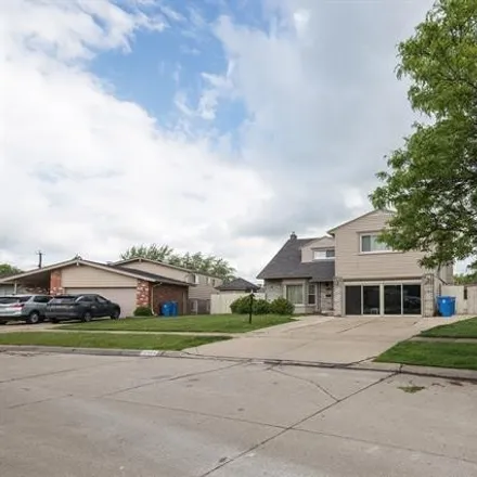 Image 2 - 26884 Rochelle Street, Dearborn Heights, MI 48127, USA - House for sale