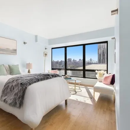 Image 7 - 530 East 76th Street, New York, NY 10021, USA - Condo for sale