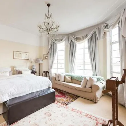 Rent this 2 bed apartment on 68 Redcliffe Gardens in London, SW10 9JJ