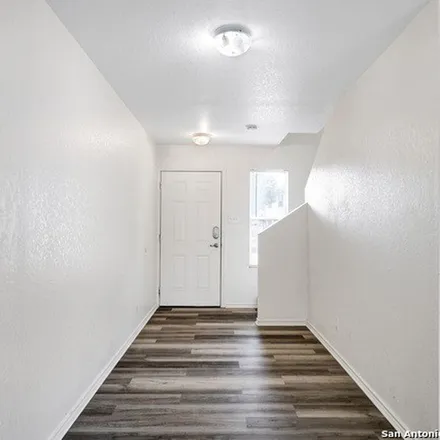 Image 9 - 4600 Ida Spring, San Antonio, TX 78222, USA - Apartment for rent