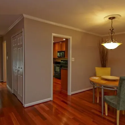 Image 4 - 2073 Wethersfield Court, Reston, VA 20191, USA - Townhouse for rent