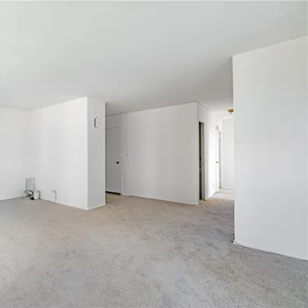 Image 2 - 2512 West 16th Street, New York, NY 11214, USA - Condo for sale