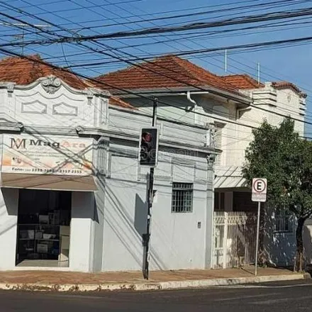 Buy this 5 bed house on Rua Carlos Gomes in Vila Melhado, Araraquara - SP