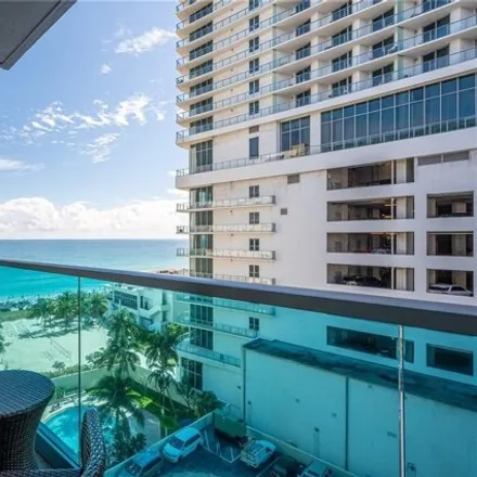 Image 1 - 4001 South Ocean Drive, Beverly Beach, Hollywood, FL 33019, USA - Condo for sale
