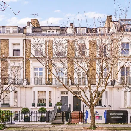 Rent this 3 bed apartment on 42 Redcliffe Road in London, SW10 9TW