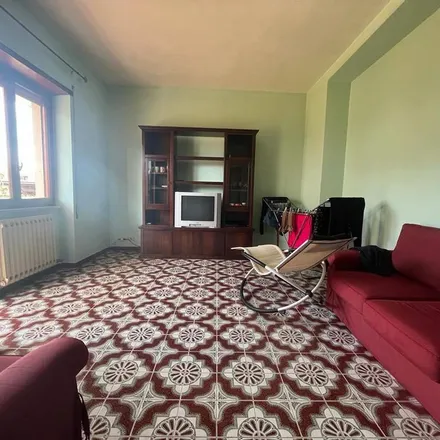 Image 3 - Via Greve, 00071 Pomezia RM, Italy - Apartment for rent