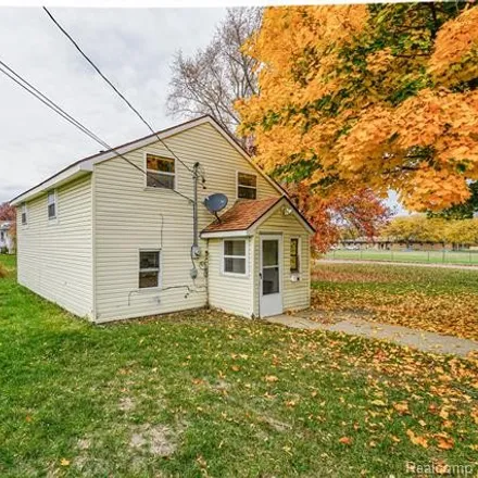 Buy this 3 bed house on 7553 Mason Street in Swartz Creek, Genesee County