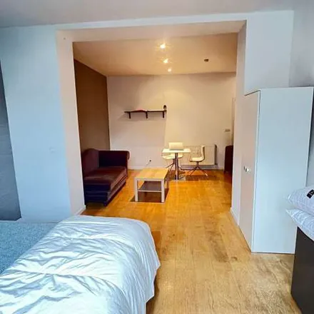 Image 4 - Yser - IJzer, R20, 1000 Brussels, Belgium - Apartment for rent