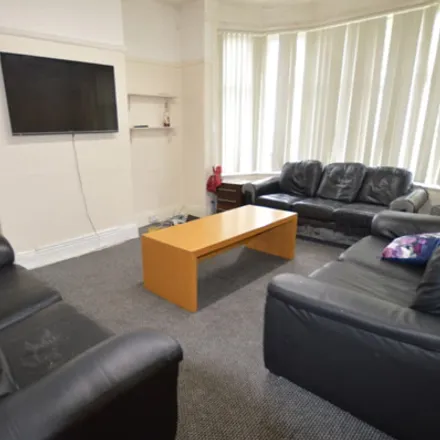 Rent this 9 bed house on Chapel Lane in Leeds, LS6 3BW