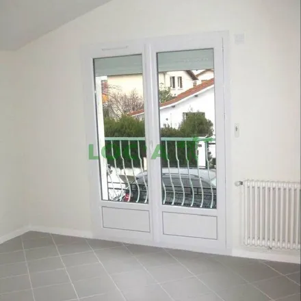 Rent this 2 bed apartment on 1 Rue Louis Saulnier in 69330 Meyzieu, France