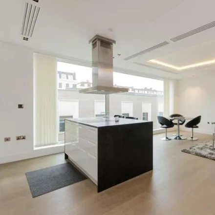 Rent this 2 bed apartment on unnamed road in London, W14 8BW