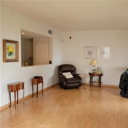 Image 7 - 1319 West Capitol Drive, Los Angeles, CA 90732, USA - Condo for sale