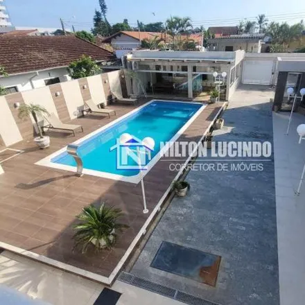 Buy this 6 bed house on Rua das Palmas in Flórida, Praia Grande - SP