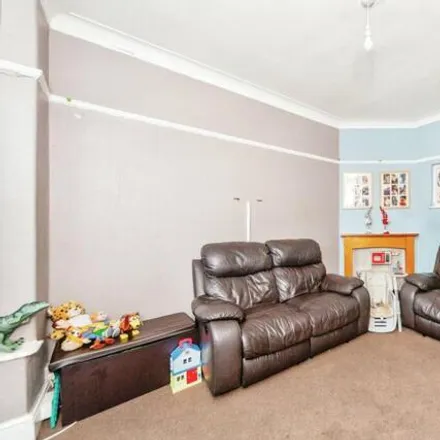 Image 3 - Dundonald Road, Colwyn Bay, LL29 7TP, United Kingdom - Townhouse for sale