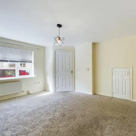 Image 5 - 30 Kempley Close, Cheltenham, GL52 5GB, United Kingdom - Townhouse for rent