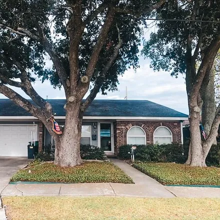 Buy this 3 bed house on 840 Oakwood Drive in Terrytown, Jefferson Parish