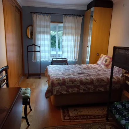 Rent this 2 bed room on Rua Joaquim da Silva Nogueira in 2685-372 Loures, Portugal