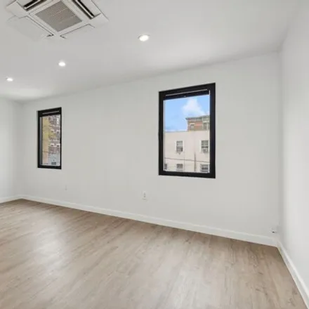 Image 7 - 1027 Lafayette Avenue, New York, NY 11221, USA - Townhouse for rent