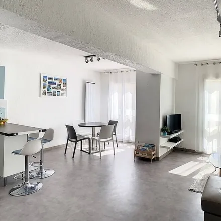 Rent this 1 bed apartment on Salon-de-Provence in Boulevard du Maréchal Foch, 13300 Salon de Provence