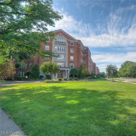 Image 2 - Ambassador, 13700 Fairhill Road, Shaker Heights, OH 44120, USA - Condo for sale