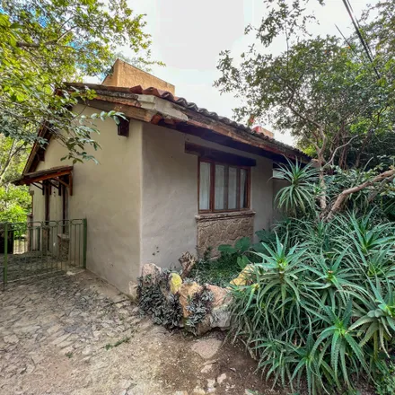 Buy this 3 bed house on Prolongación Ángel Leaño in Parques de Zapopan, 45185 Zapopan